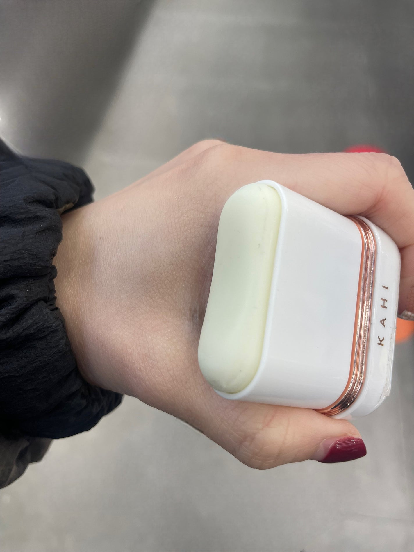 エアリーフィットサンスティック/KAHI/日焼け止めスティックを使ったクチコミ(4枚目)