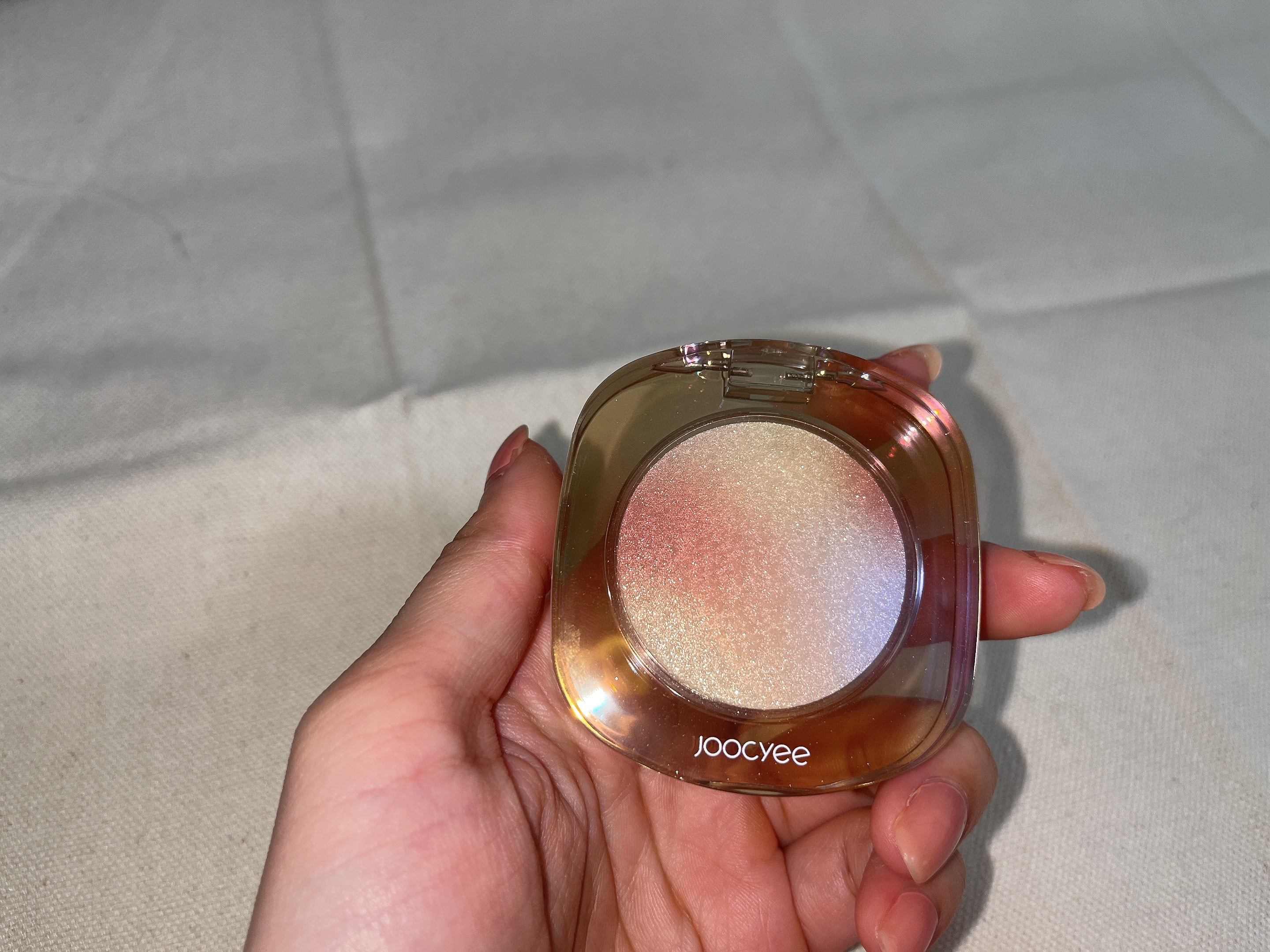 ダイヤモンドシェルハイライト 01 ムーンライト/Joocyee/パウダーハイライトを使ったクチコミ（2枚目）