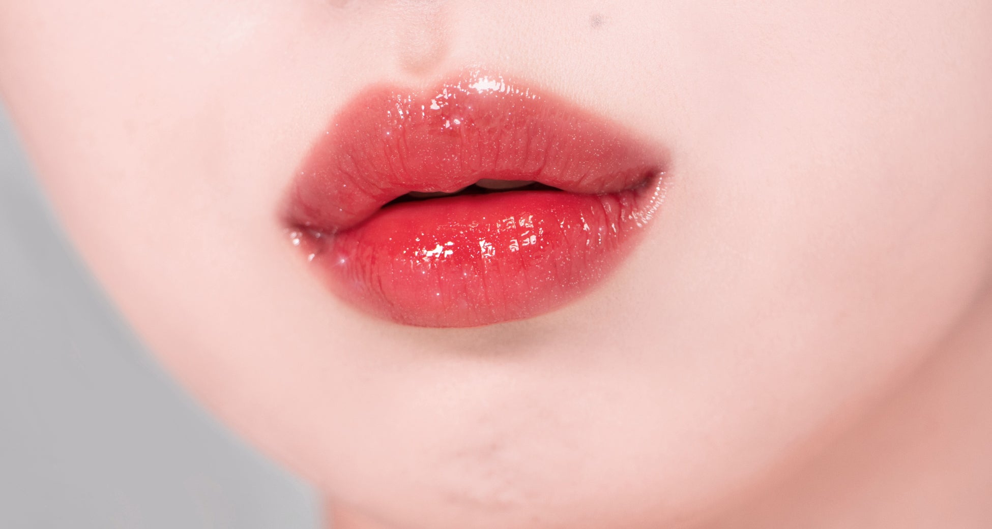 アンドバイロムアンド　グラッシーボムティント HL01 RED FLAKE