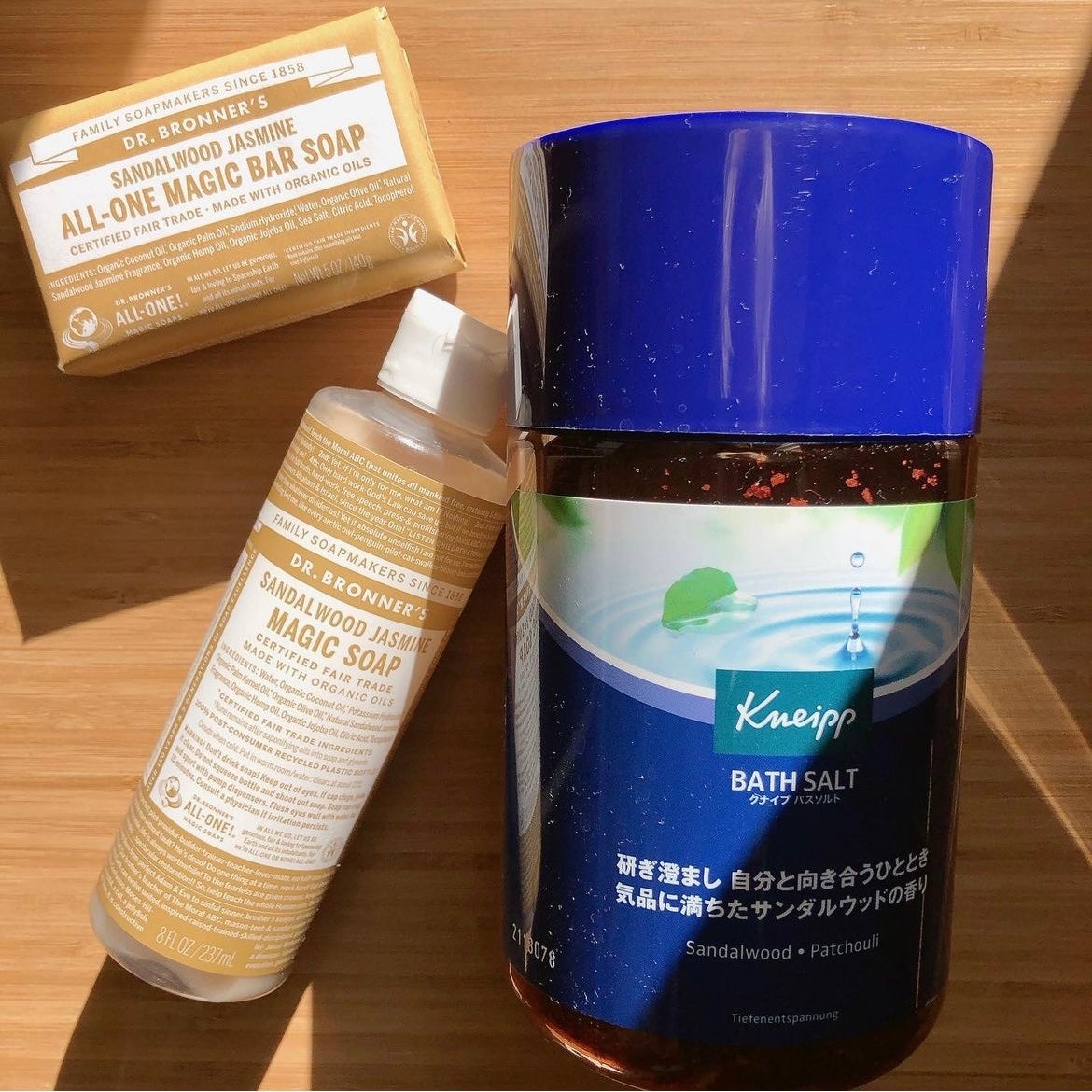 マジックソープ サンダルウッド&ジャスミン/ドクターブロナー/ボディソープを使ったクチコミ(2枚目)