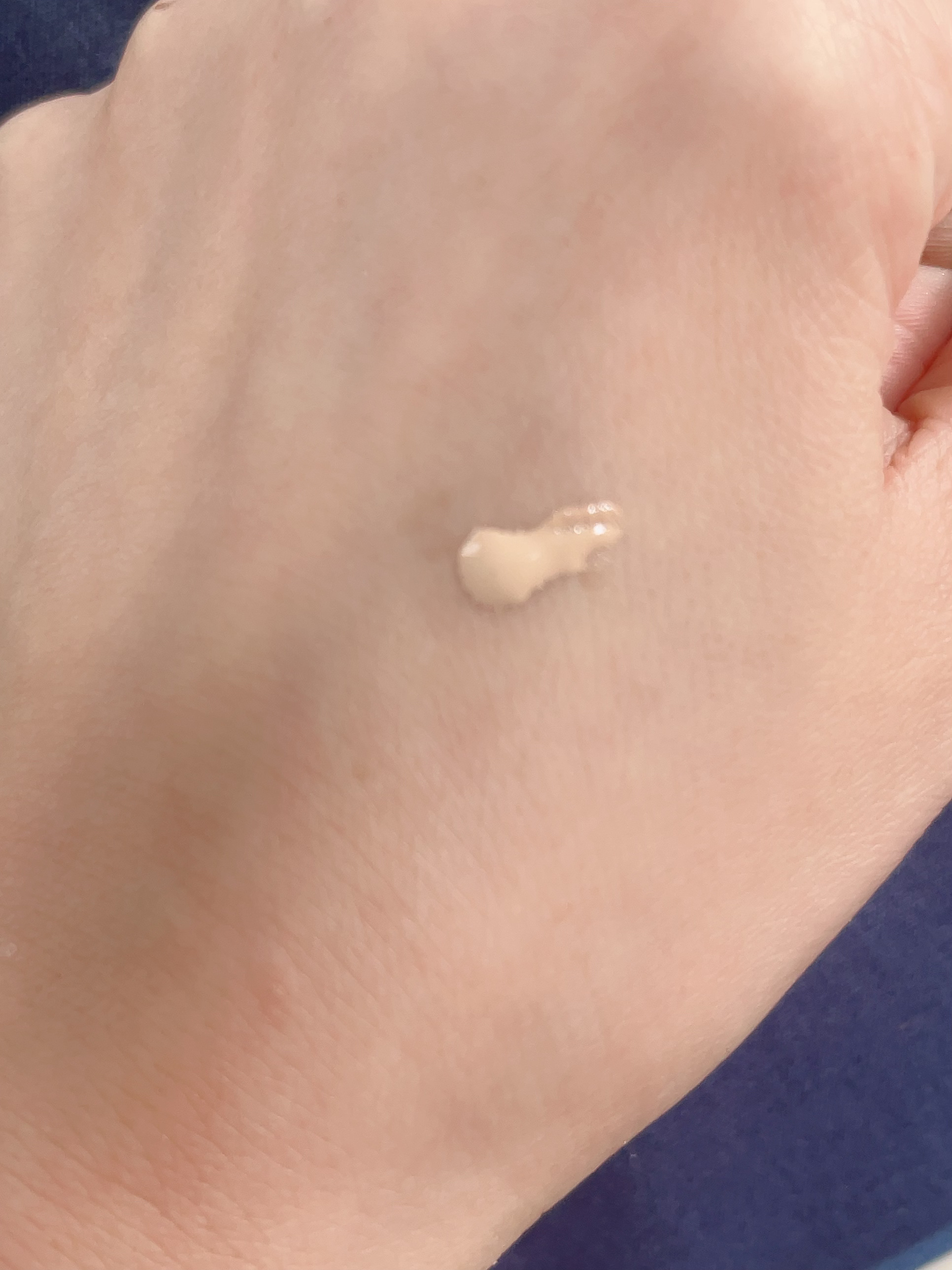 エッセンス スキングロウ ファンデーション 160 Shell/SHISEIDO/リキッドファンデーションを使ったクチコミ（2枚目）