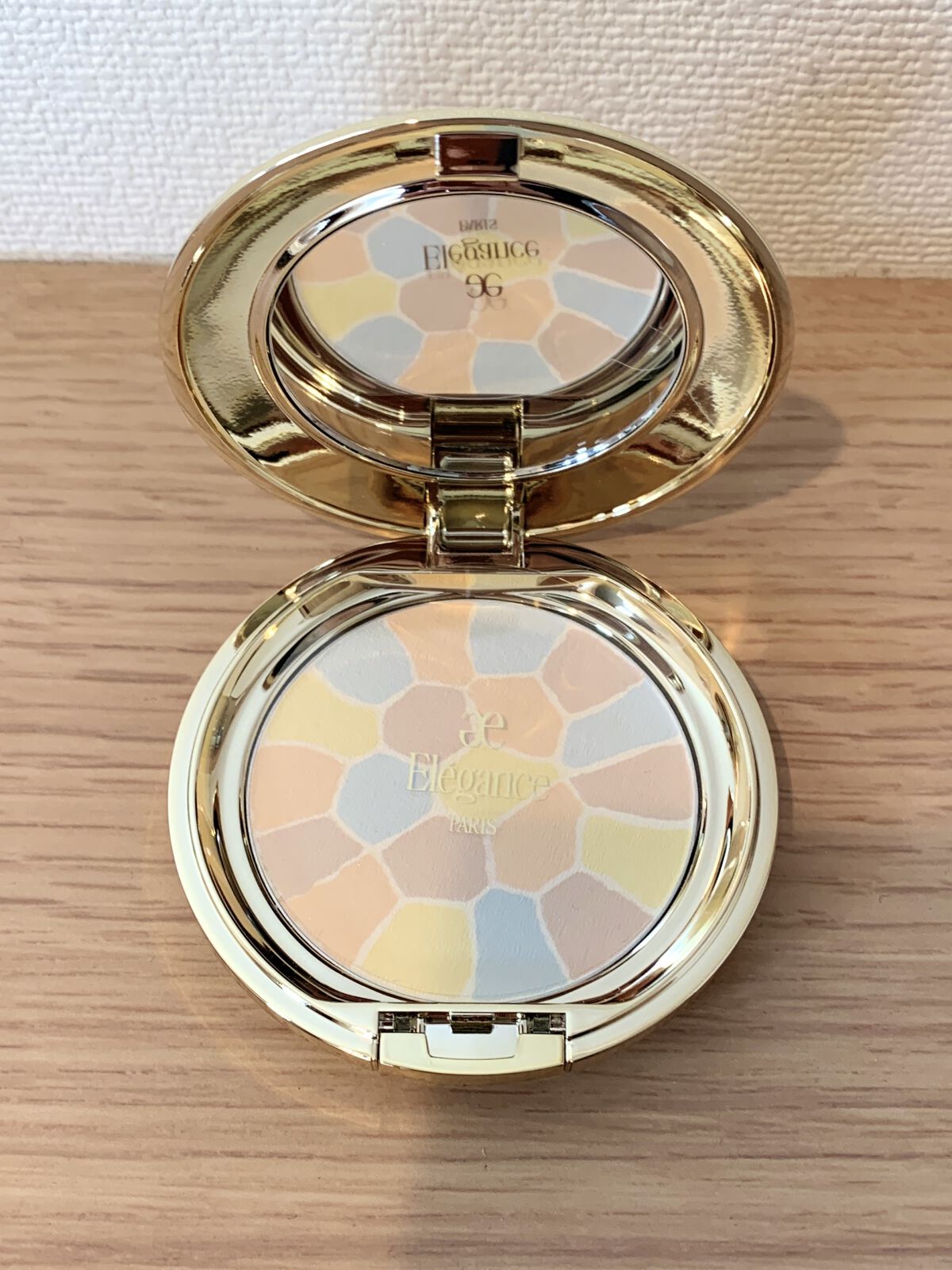 ラ プードル オートニュアンス/Elégance/プレストパウダーを使ったクチコミ（1枚目）