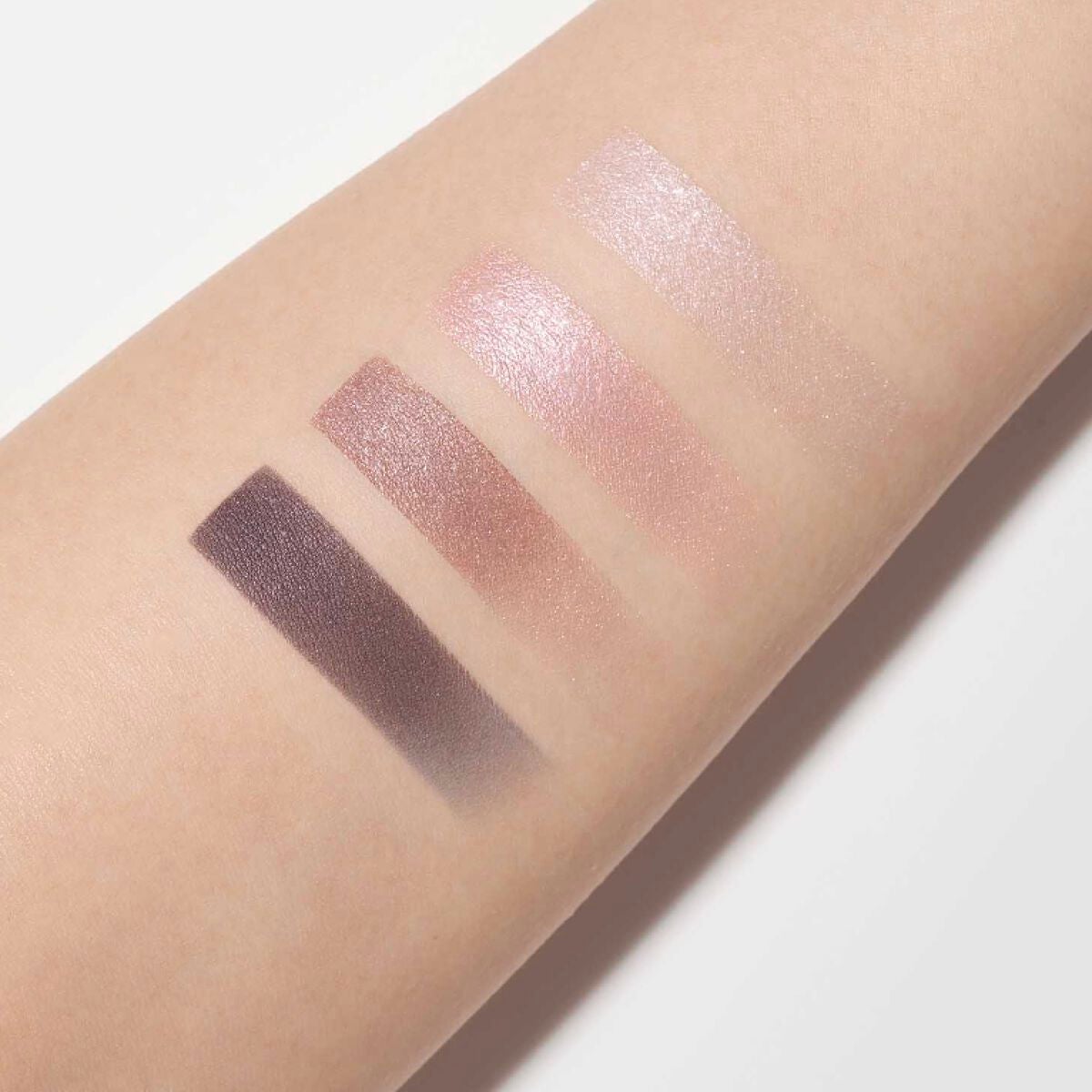ベルベットフルアイズ 01 Deep Bordeaux Velvet / LUNASOL ベルベットフルアイズ 01 Deep Bordeaux Velvet / LUNASOL