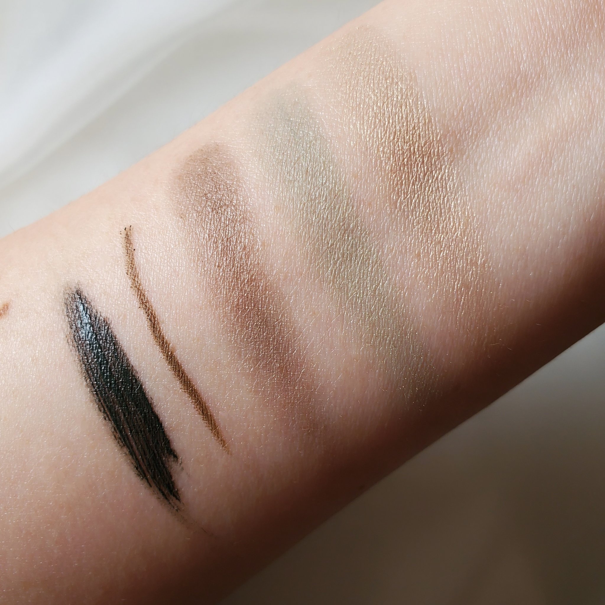 グラデーション アイシャドウ/ちふれ/アイシャドウパレットを使ったクチコミ（2枚目）