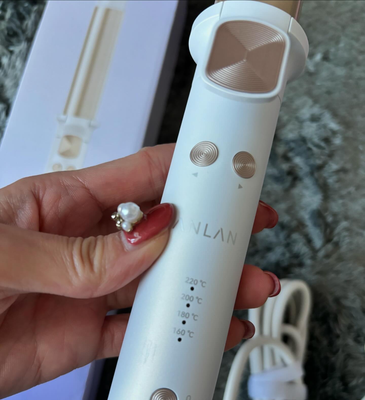 ANLAN オートカールアイロンのクチコミ「ANLAN オートカールアイロン

自動と手動の一体型！
360度回転式のバレルで簡単にカール.....」（2枚目）