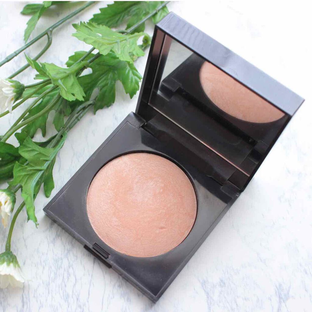 マットラディアンス ベイクドパウダー ハイライト01/ローラ メルシエ/パウダーハイライトを使ったクチコミ(1枚目)