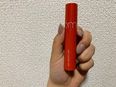 最近のお気に入り💄

マスクするから誰かに見せる訳じゃないけど、自分の気分あげる為に塗ってる笑
濃く塗るとミートソーススパゲッティ食べたみたいになるけど、薄く何回か塗ったらもうすごくいい感じ！ツヤもいい