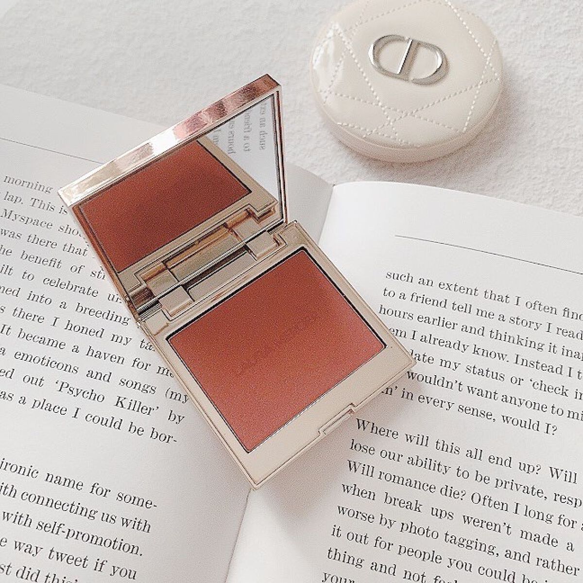 ローズグロウ イルミネーター /ローラ メルシエ/プレストパウダーを使ったクチコミ(2枚目)