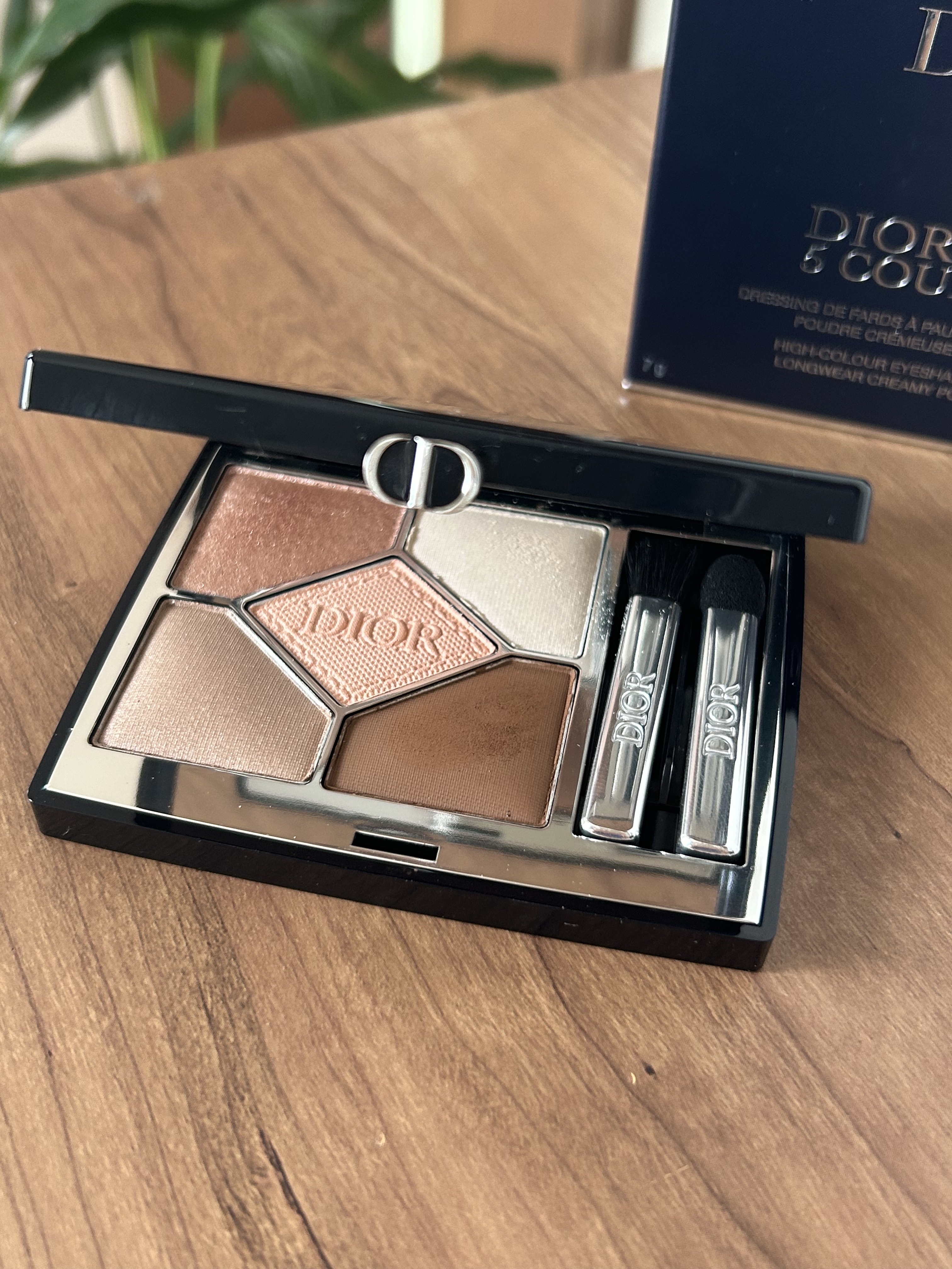 ディオールショウ サンク クルール 649 ヌード ドレス/Dior/アイシャドウを使ったクチコミ（3枚目）