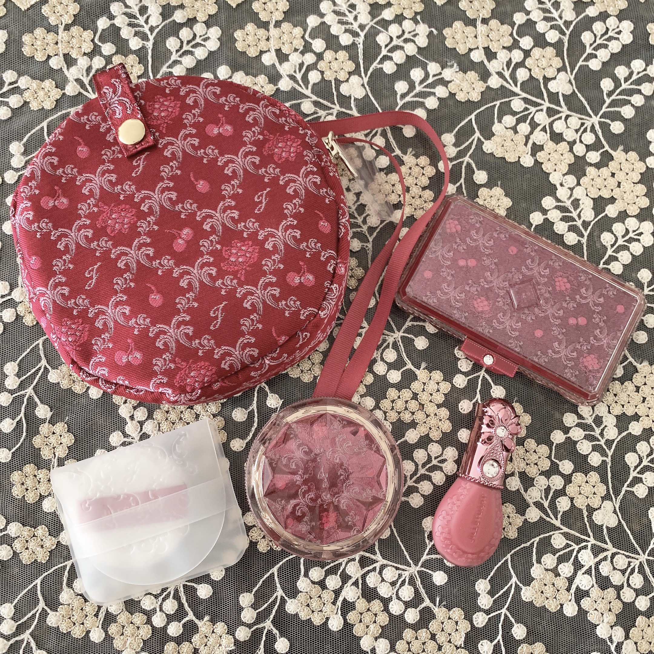 ジルスチュアート ミッドナイトチェリー コレクション/JILL STUART/メイクアップキットを使ったクチコミ（1枚目）