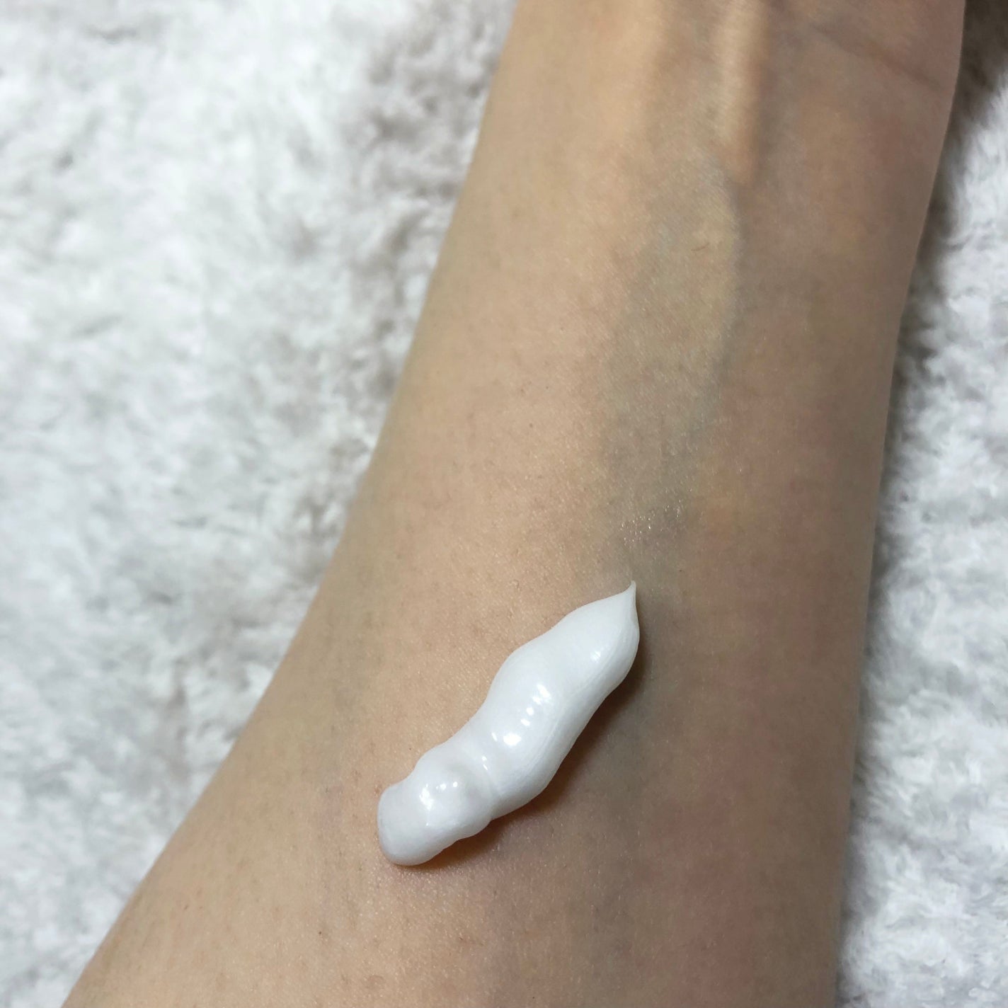 メディケイティッド センシティブケア ボディローション 美肌ケア【医薬部外品】/ヴァセリン/ボディローションを使ったクチコミ(2枚目)