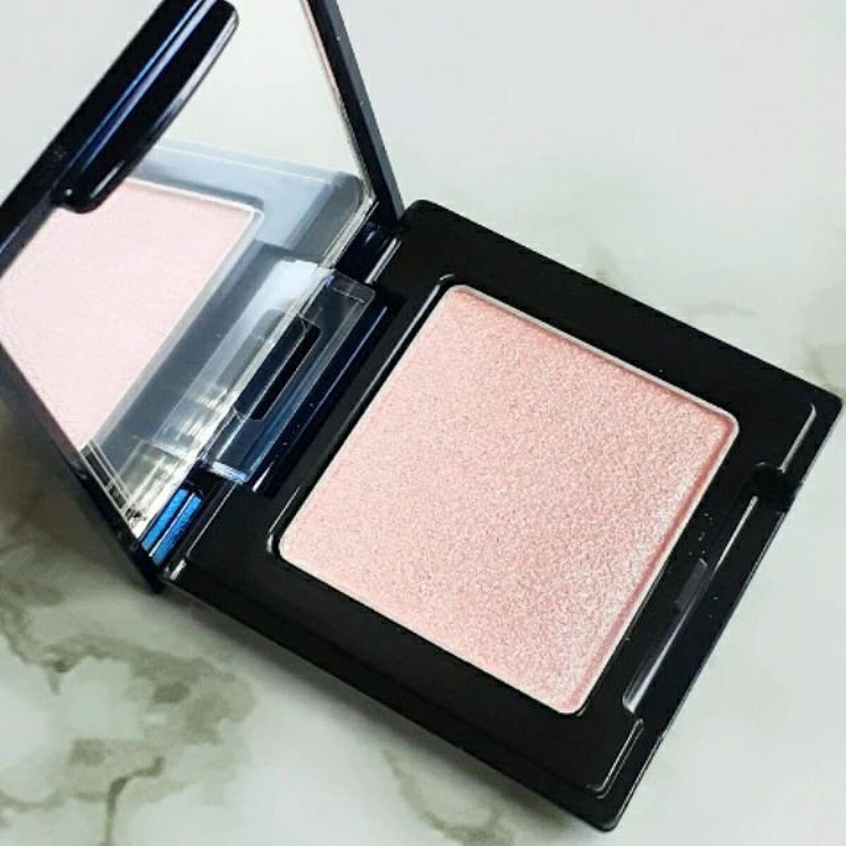 ラズル アイカラー/エレガンス ラズル /単色アイシャドウを使ったクチコミ（2枚目）