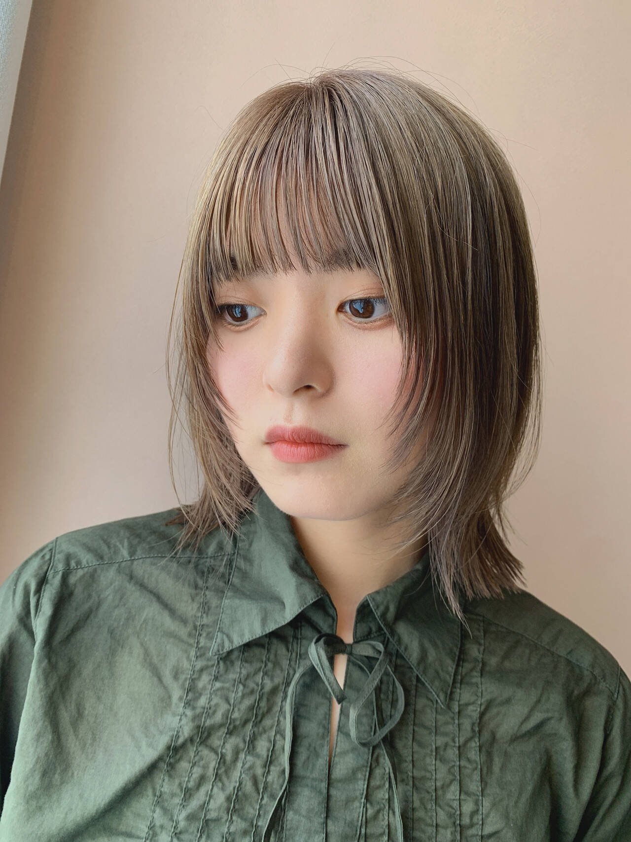 顔タイプ「クールカジュアル」におすすめのメイク方法|ポイントを押さえて一気に垢抜け!のサムネイル