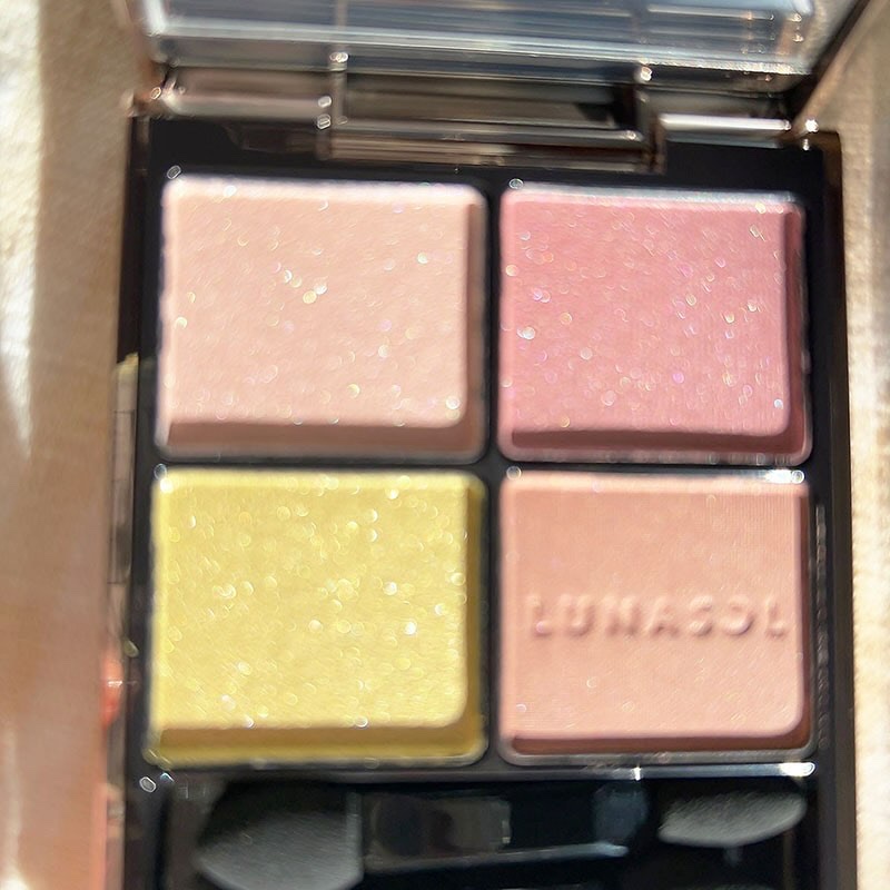 アイカラーレーション EX38 Botanical Meadow（限定発売）/LUNASOL/アイシャドウパレットを使ったクチコミ（2枚目）