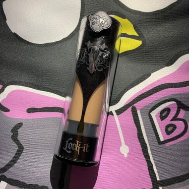 Lock-It Foundation/Kat Von D/リキッドファンデーションを使ったクチコミ（2枚目）