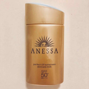 
＊ANESSA
＊パーフェクトUVスキンケアミルク
＊税込 ¥2,678

するすると伸びてムラなくつけられますし、
さらさらとしているので顔につけても
その後のベースメイクの邪魔になりません✨

む