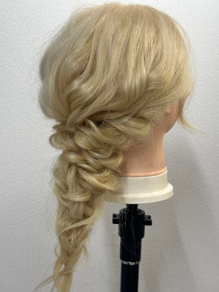 ナカノ グラマラスカールN ローションのクチコミ「変わらず人気の巻き髪前のヘアミスト
【グラマラスカール】 
巻き髪ぎ取れにくくなるし、艶感も出.....」(2枚目)