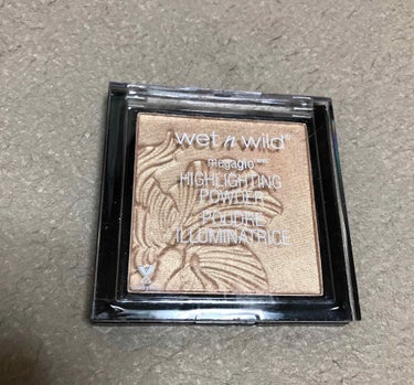 MegaGlo Highlighting Powder/wet 'n' wild/ハイライトを使ったクチコミ（1枚目）