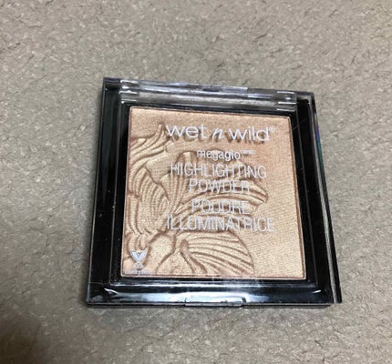 MegaGlo Highlighting Powder/wet 'n' wild/パウダーハイライトを使ったクチコミ(1枚目)