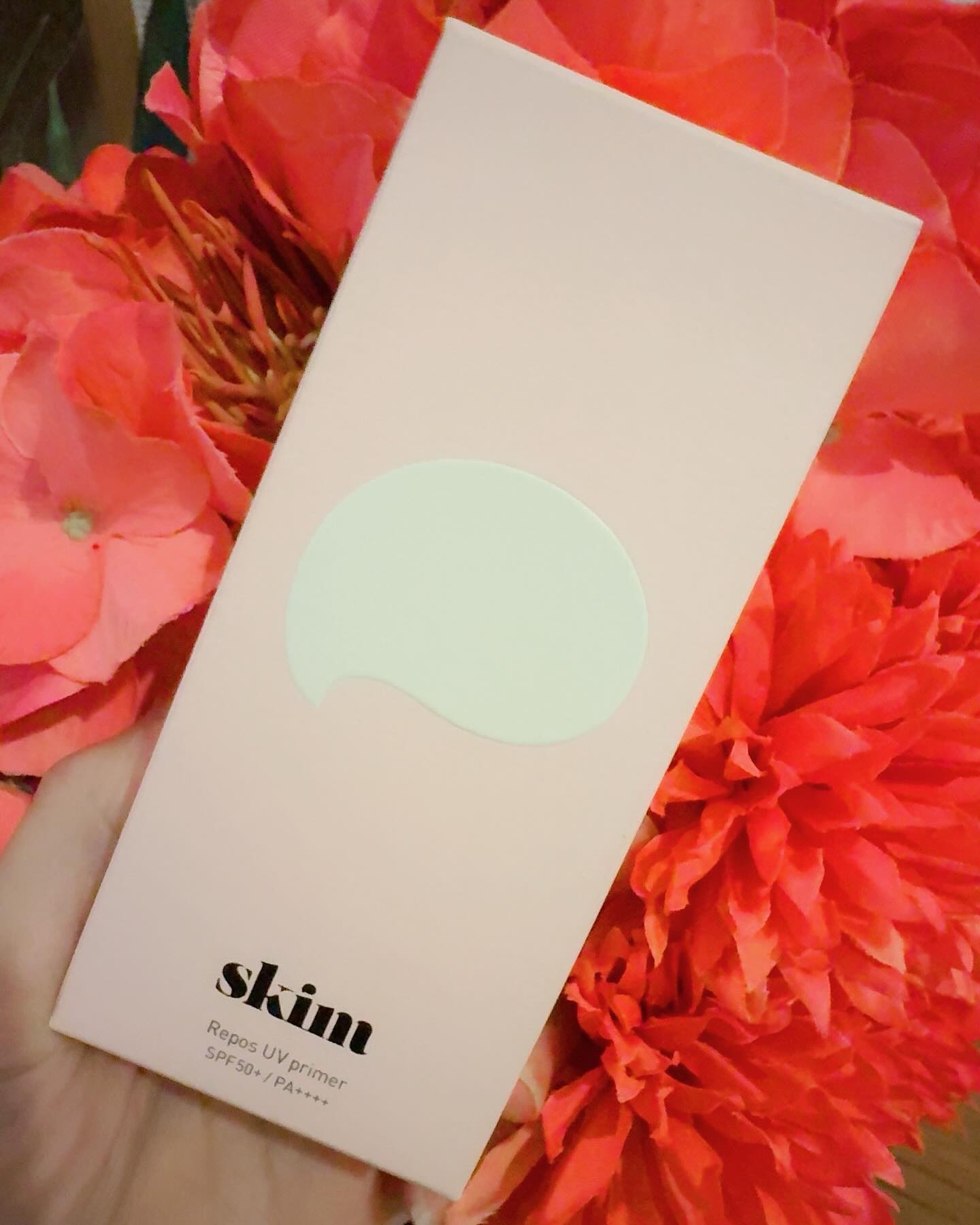 #PR
#skim 
#ツヤ肌
#水光肌

skim repos UV primerをお試ししました。

こちらは肌トーンを問わず使えるUVプライマーになります。
SPF50+PA++++で紫外線からもしっかり守ってくれます。

ピ