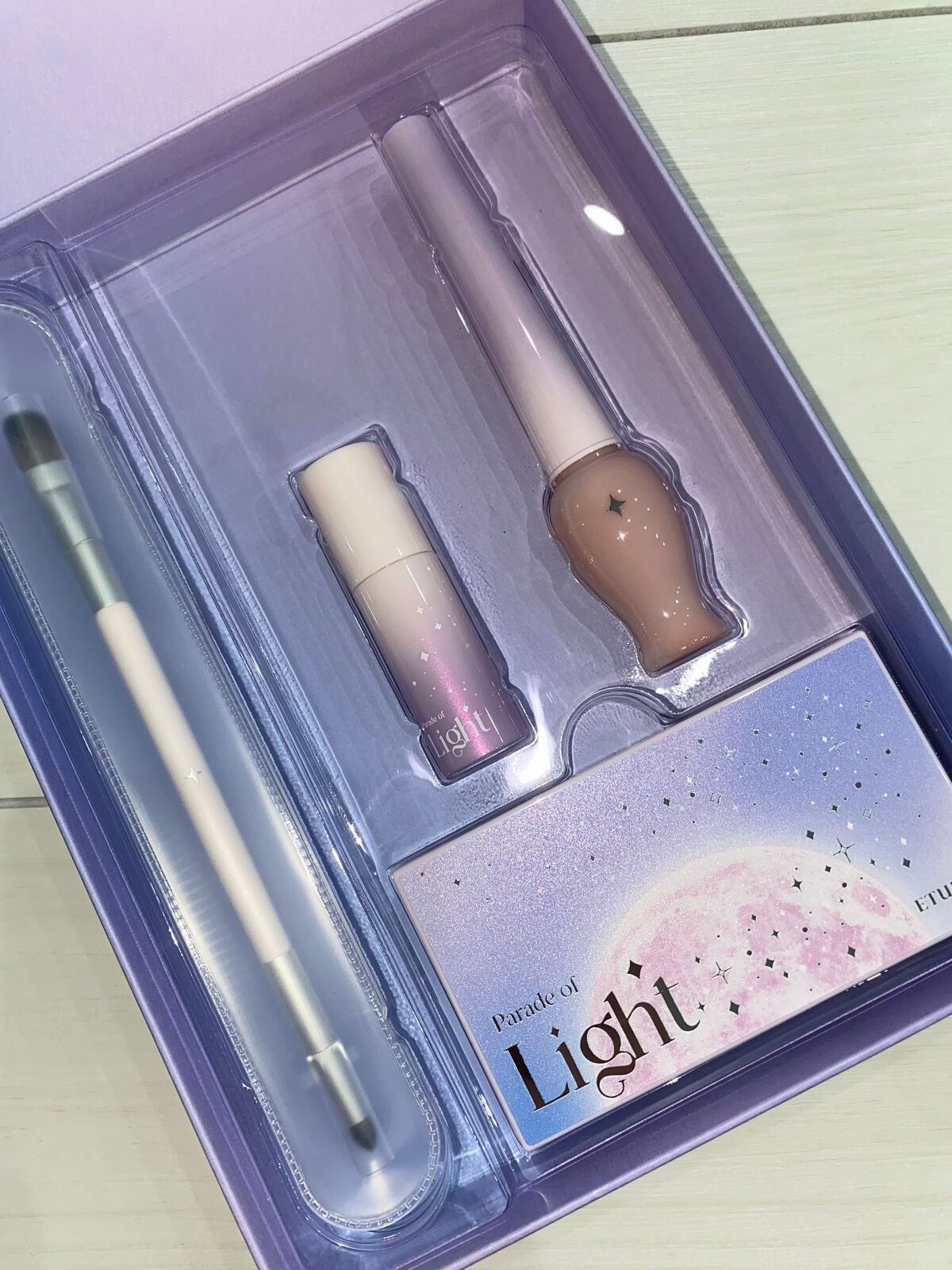 パレードオブライト ホリデーメイクアップキット/ETUDE/メイクアップキットを使ったクチコミ(1枚目)