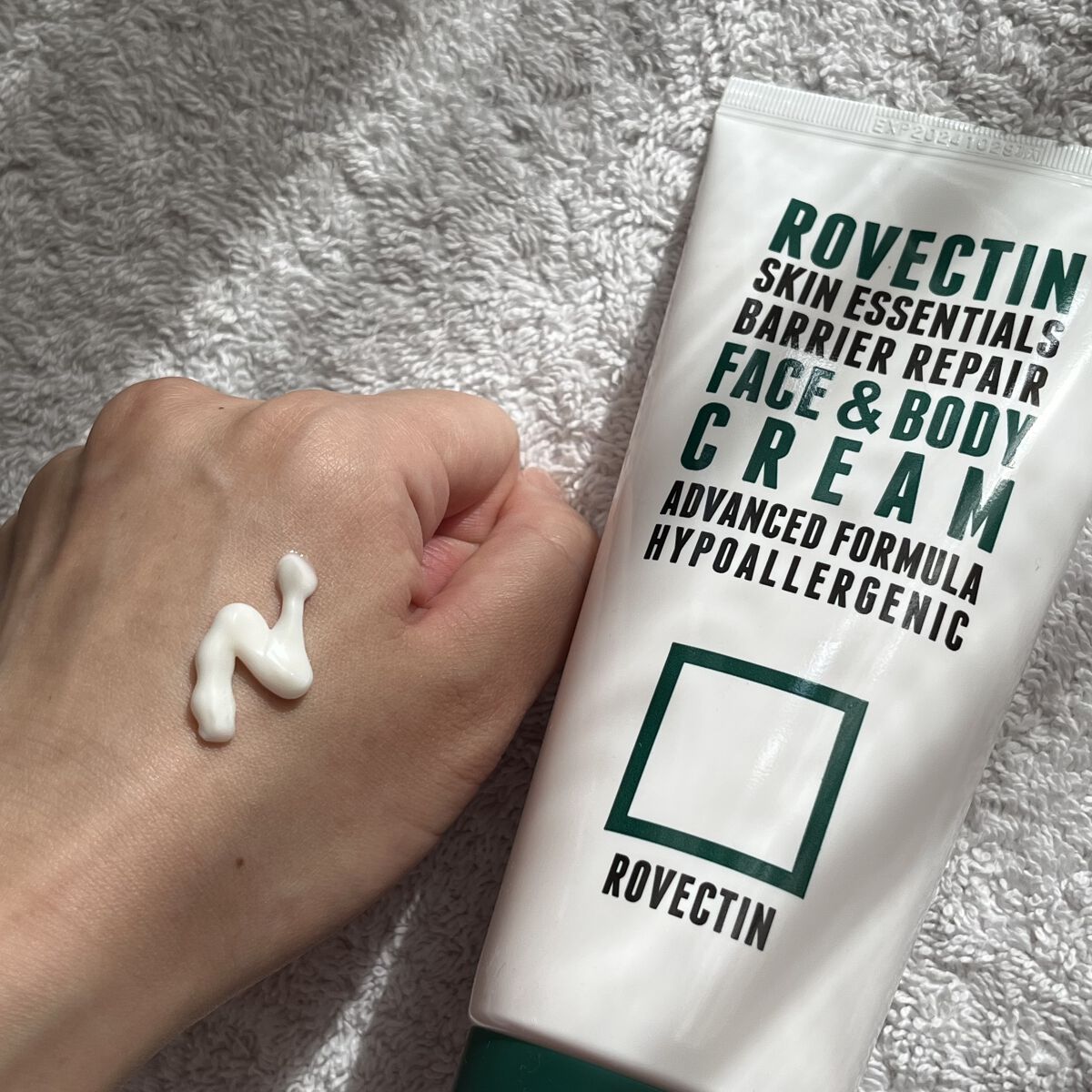 エッセンシャル フェイス&ボディクリーム/ロベクチン/フェイスクリームを使ったクチコミ（2枚目）