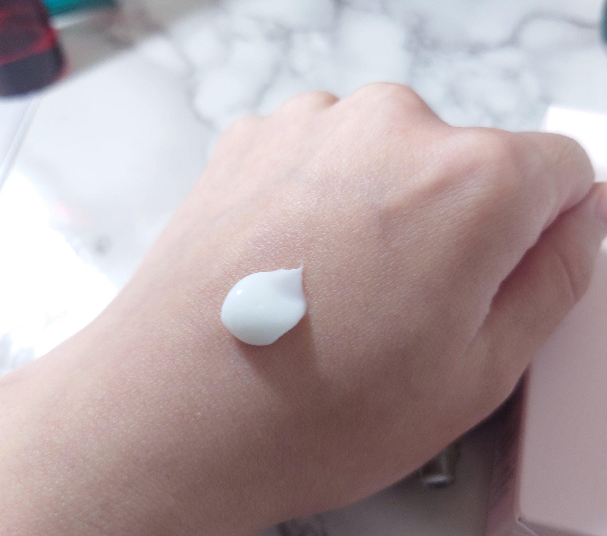 ハンデコルテ/キユートピア/ネック・デコルテケアを使ったクチコミ（2枚目）