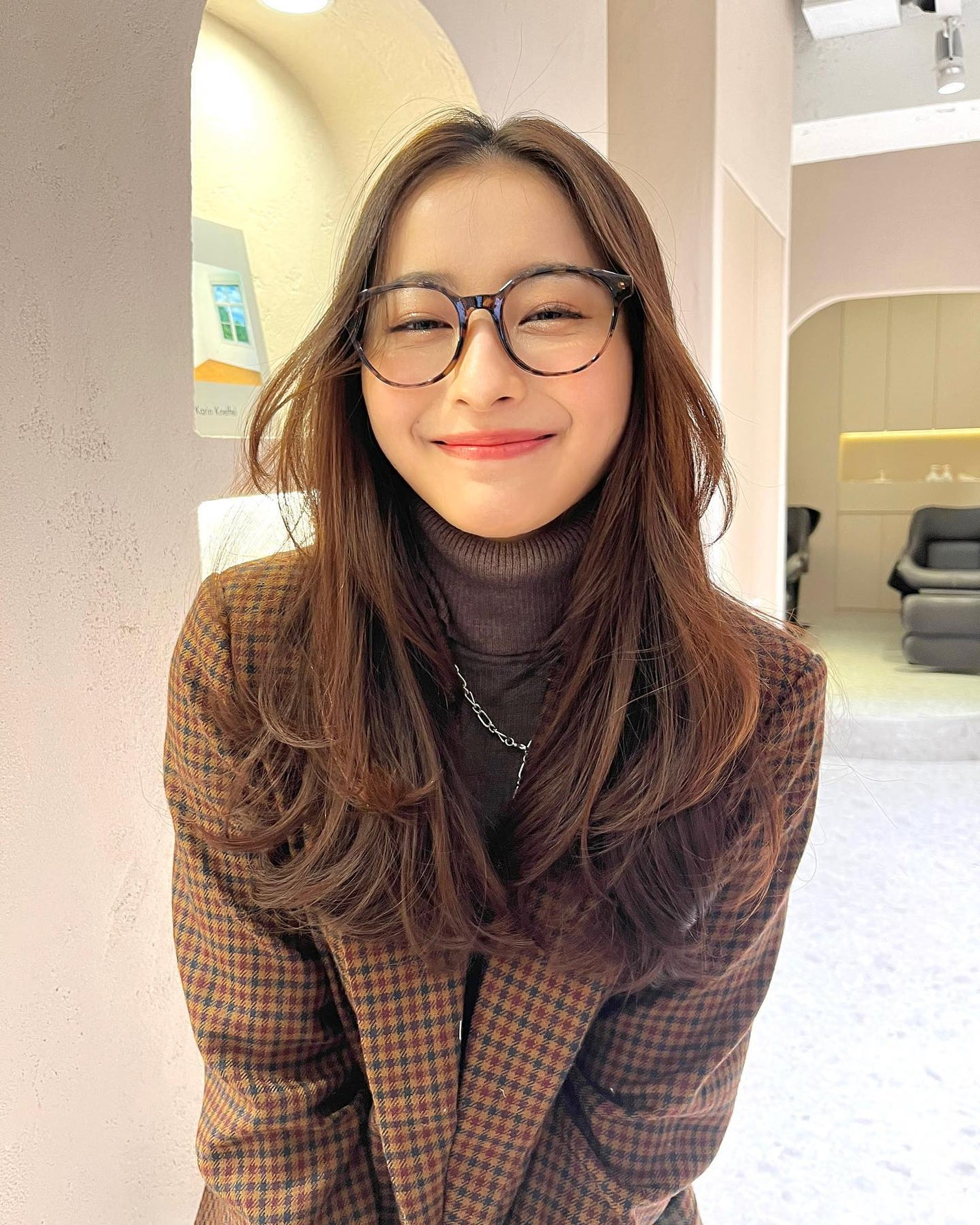 HARUNA on LIPS 「長めのながさにもふわっと低めのレイヤーカットでオシャレヘア😎毛..」(2枚目)