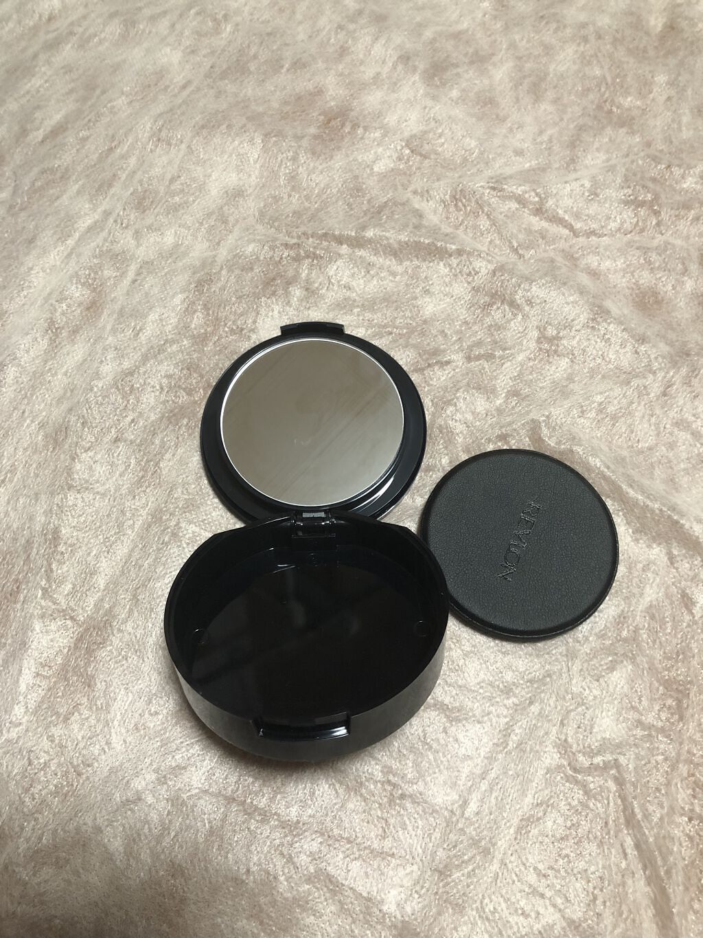 カラーステイ プレスト パウダー N 821 ライト（自然な肌色）（トムとジェリー 限定パッケージ）/REVLON/プレストパウダーを使ったクチコミ（3枚目）