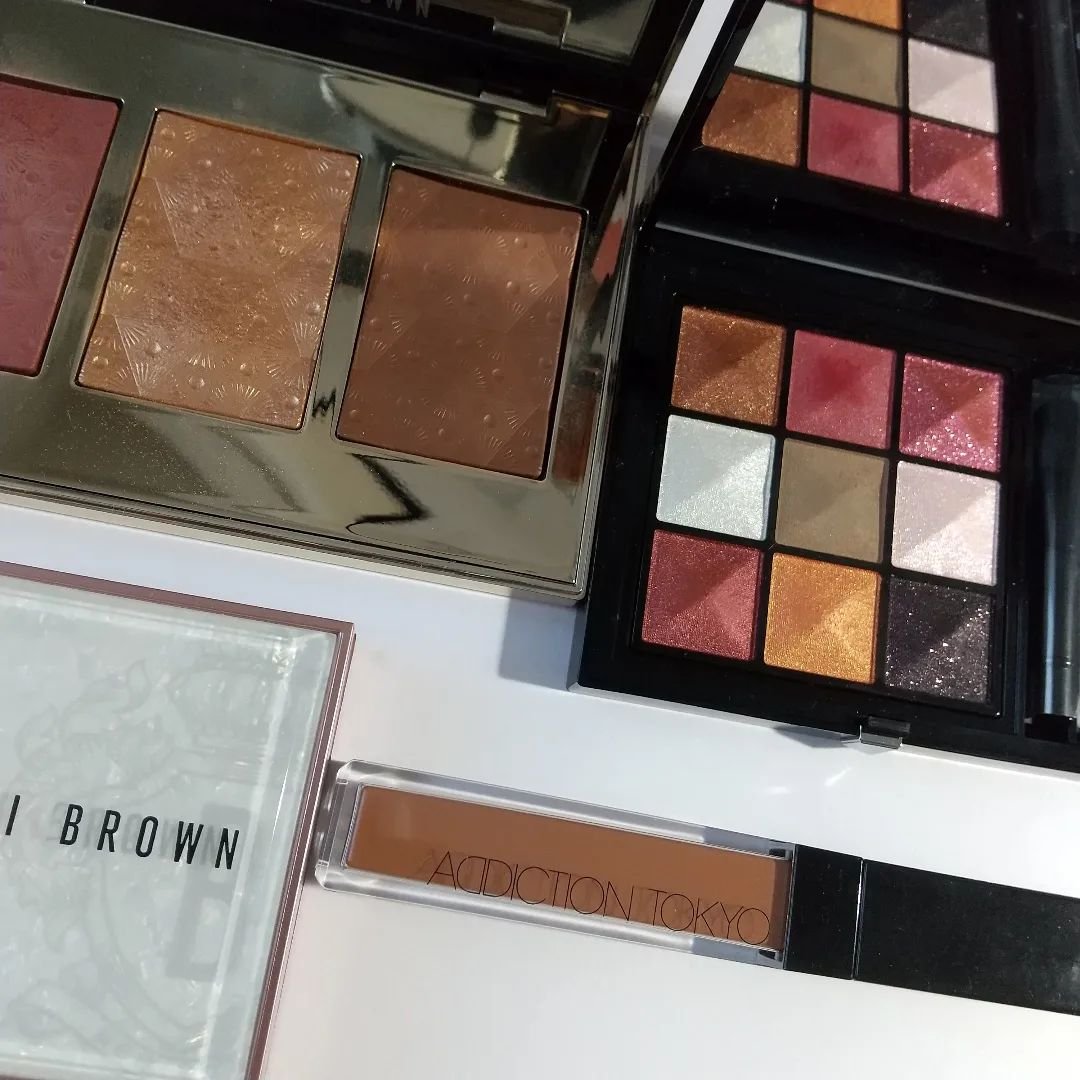 リュクス チーク & ハイライト パレット ゴールデングロウ/BOBBI BROWN/パウダーハイライトを使ったクチコミ（1枚目）