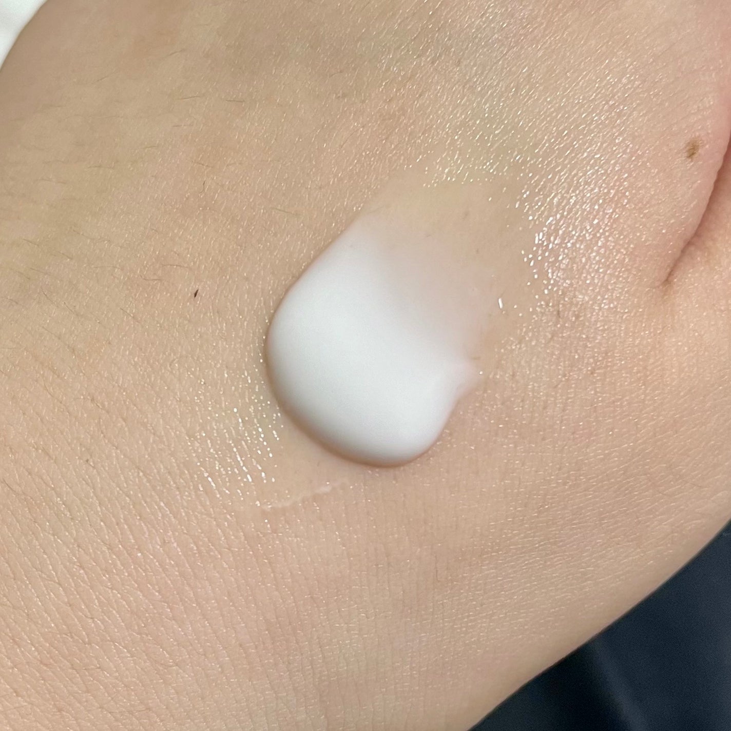 モイスチュア フェイス&ボディローション/カルテHD/ボディローションを使ったクチコミ(4枚目)