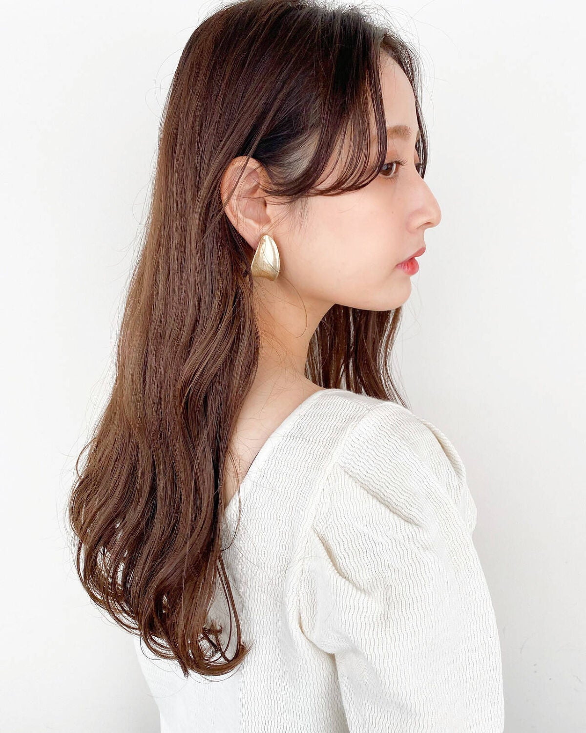 泉里香さん風メイクのやり方とおすすめコスメ!30代・40代の垢抜けメイクの参考にのサムネイル