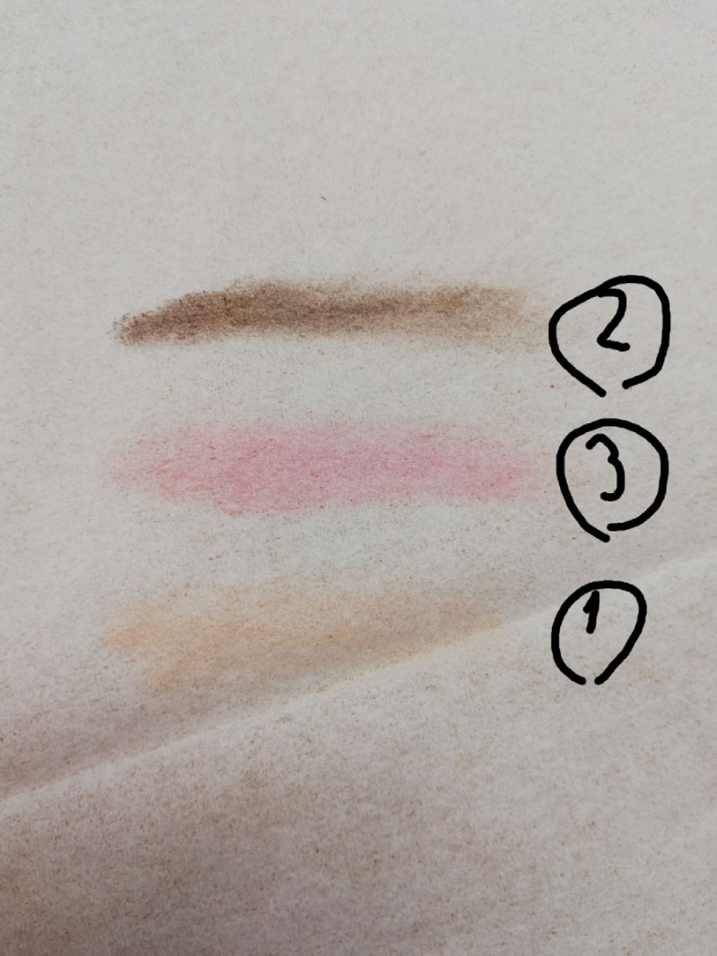 カンコレアイシャドウ/DAISO/アイシャドウパレットを使ったクチコミ(4枚目)