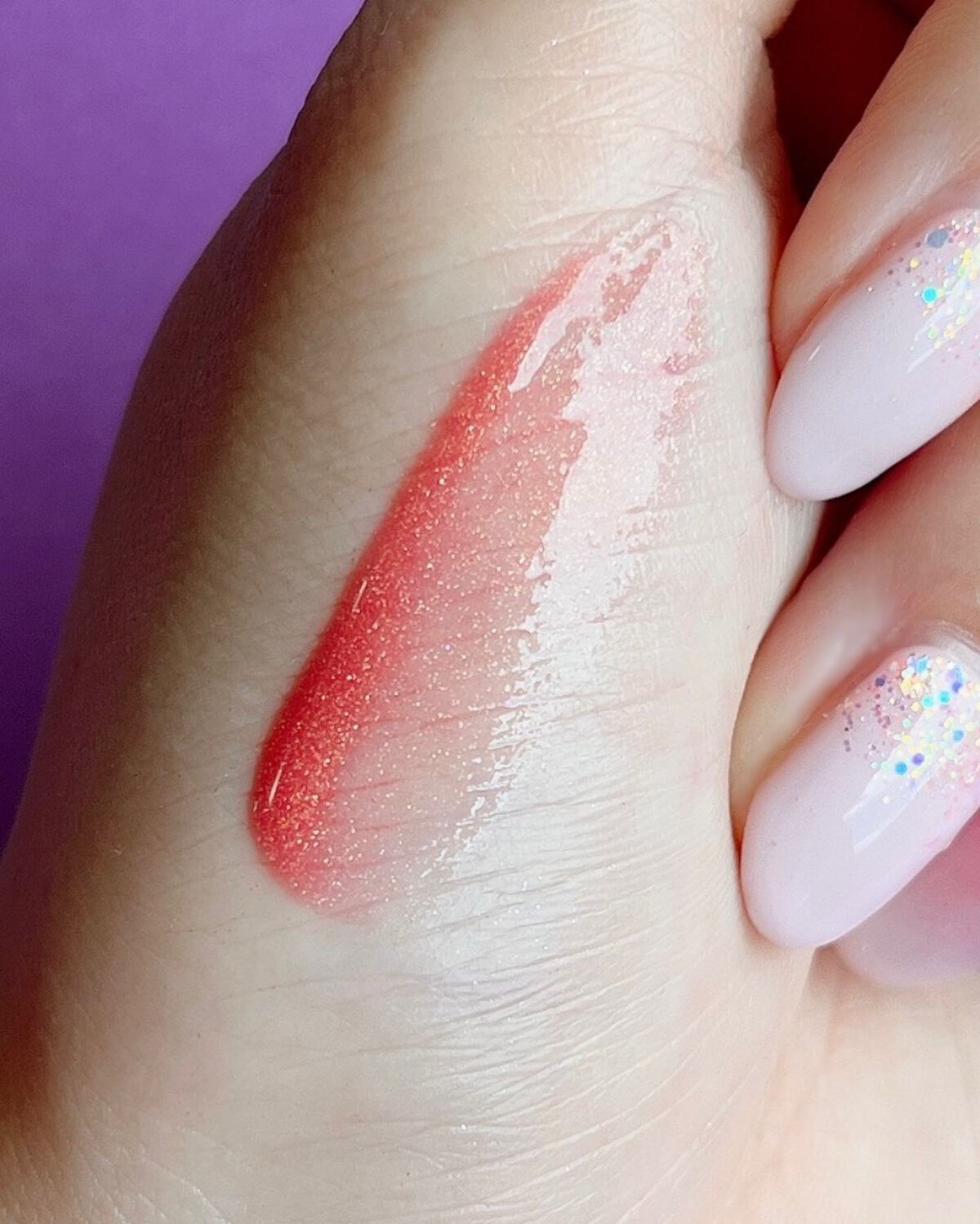 小針桃奈 on LIPS 「.唇に銀河できたので今年の夏は優勝です💫▷REVLON ..」(5枚目)