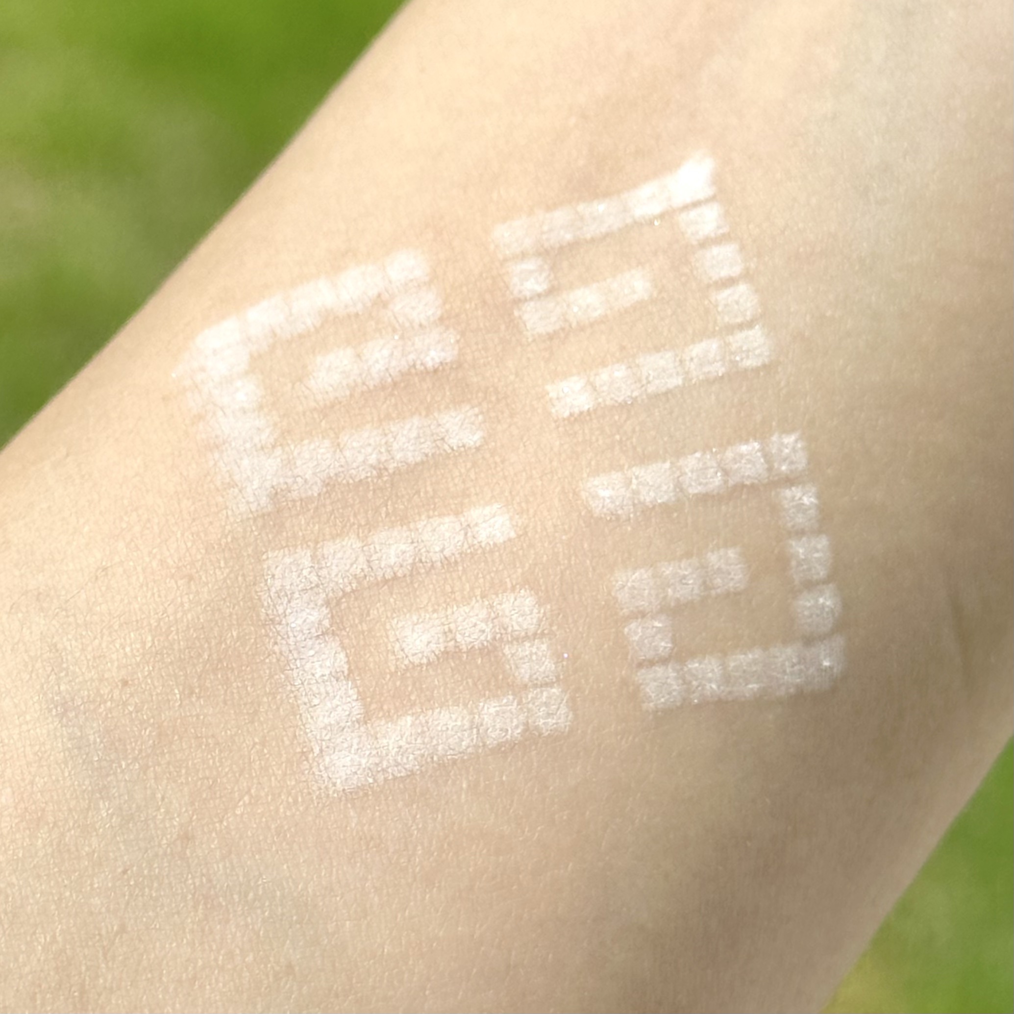 プリズム・リーブル/GIVENCHY/ルースパウダーを使ったクチコミ（2枚目）