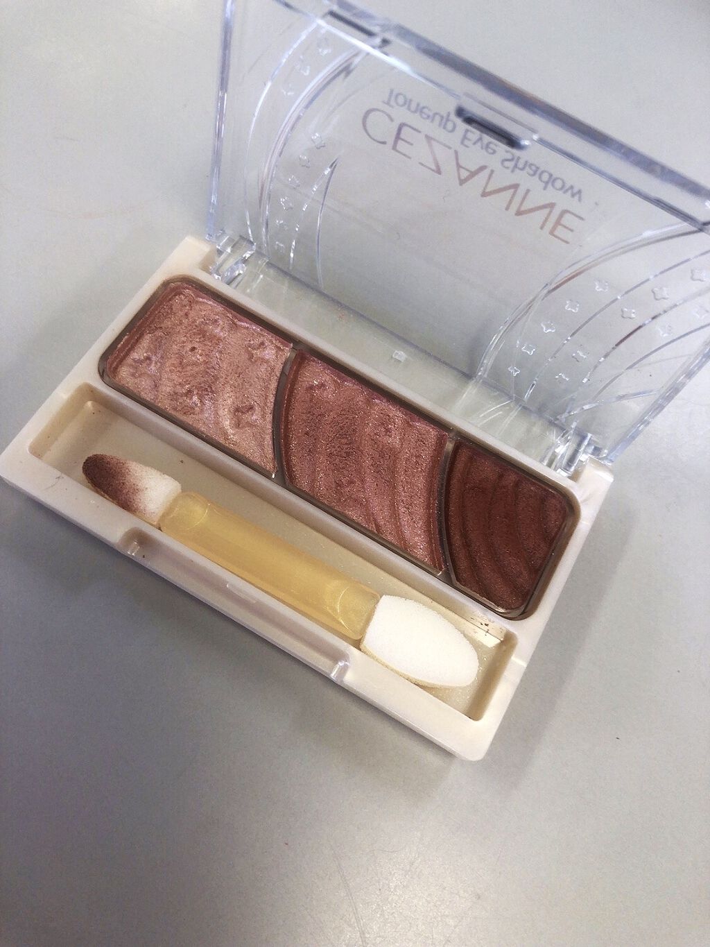 トーンアップアイシャドウ/CEZANNE/アイシャドウパレットを使ったクチコミ（2枚目）