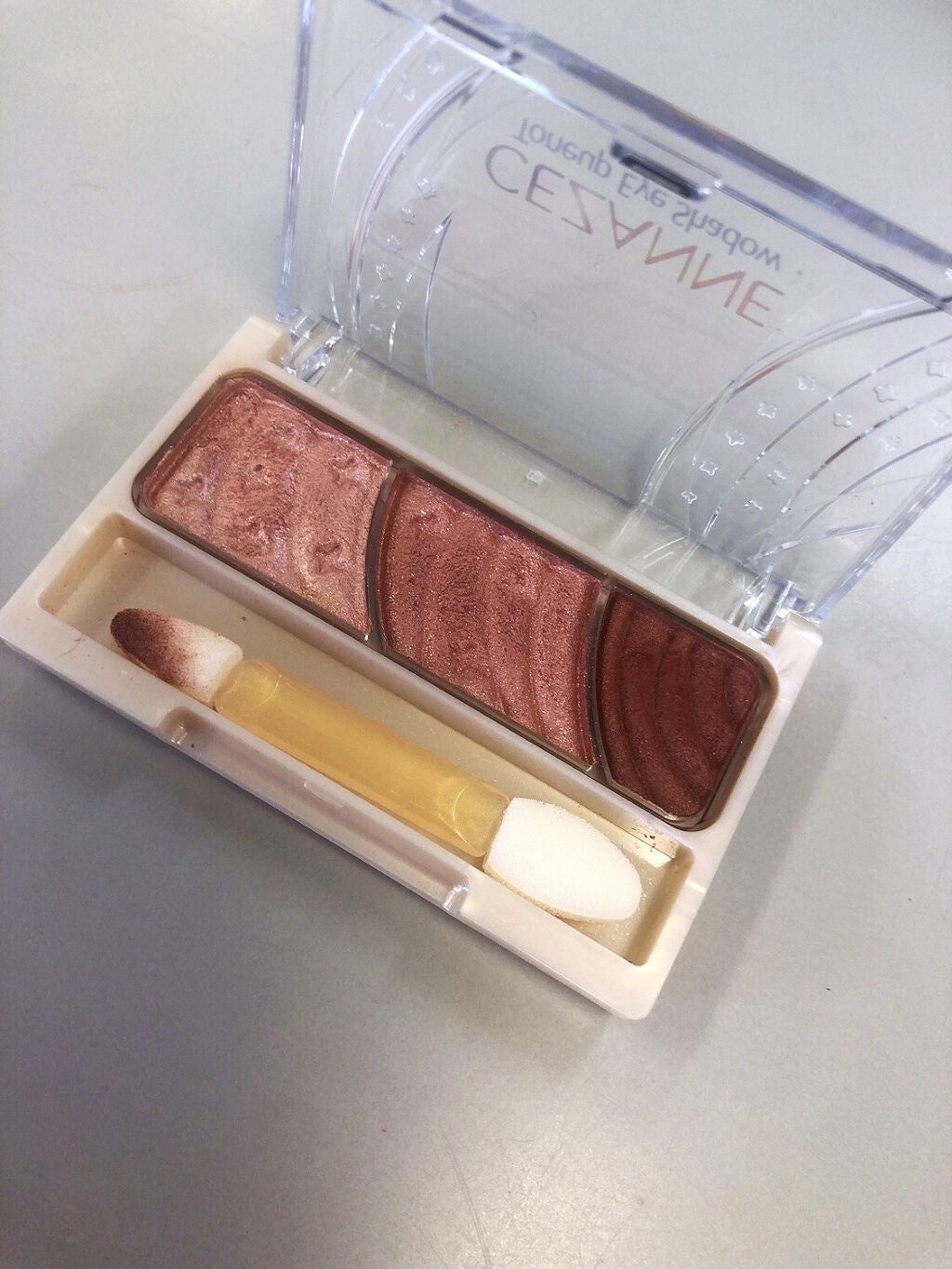 トーンアップアイシャドウ/CEZANNE/アイシャドウパレットを使ったクチコミ(2枚目)