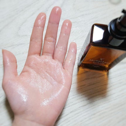 オーガニックヘアオイル フレッシュティーの香り/ハーバルリーフ/ヘアオイルを使ったクチコミ(4枚目)