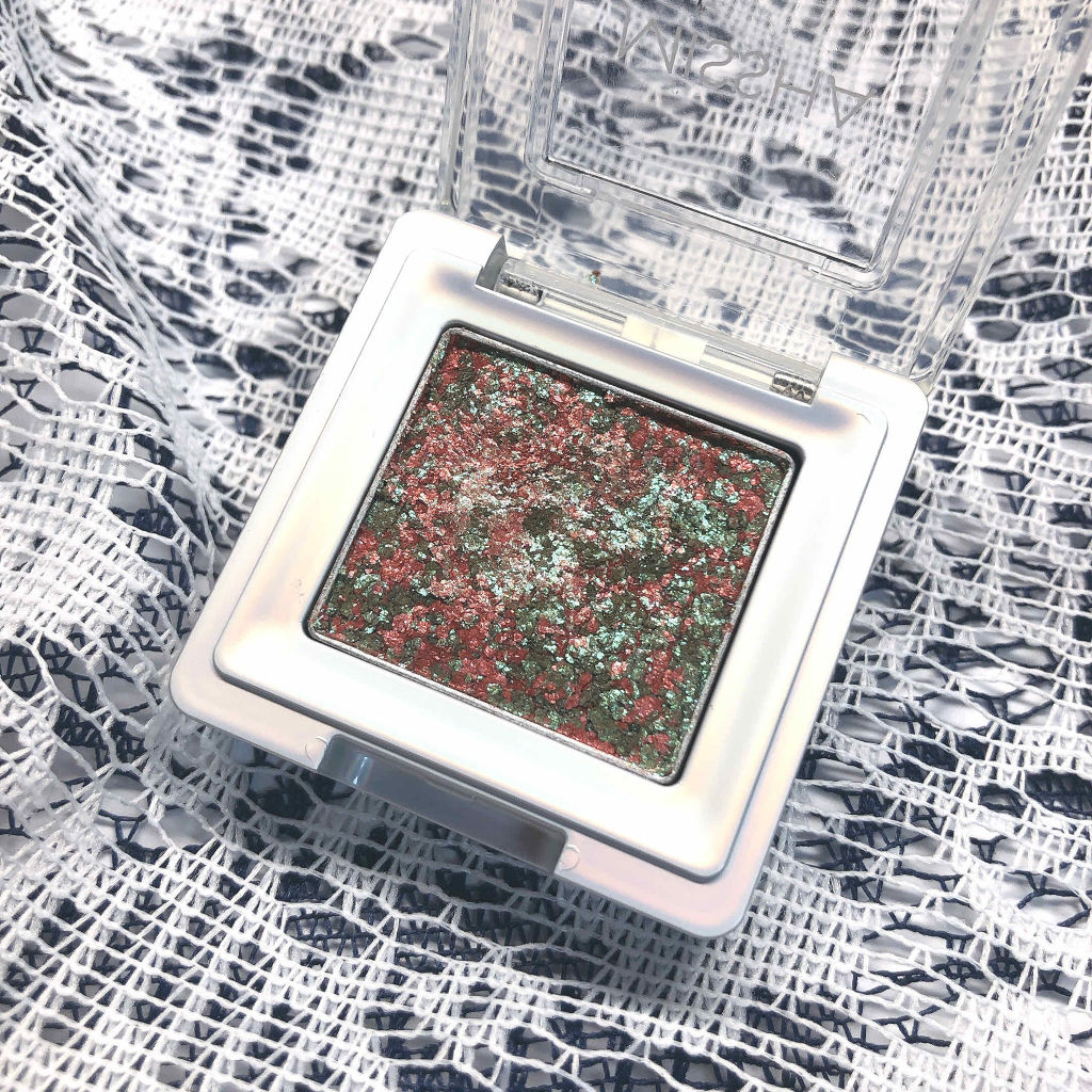 グリッタープリズム シャドウ/MISSHA/グリッターを使ったクチコミ（2枚目）