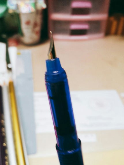 mei suoru on LIPS 「今日ダイソーに行っておもしろいものを見つけました!それは 万年..」(4枚目)