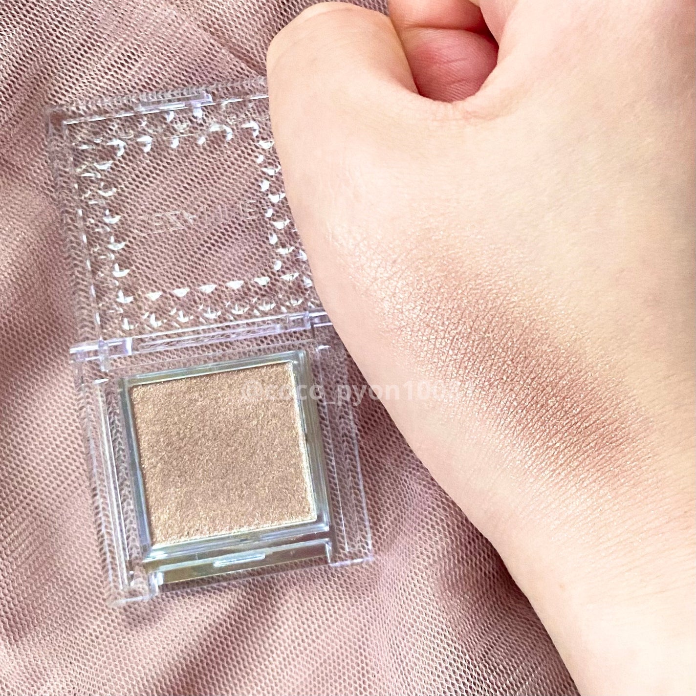 シングルカラーアイシャドウ/CEZANNE/単色アイシャドウを使ったクチコミ(3枚目)