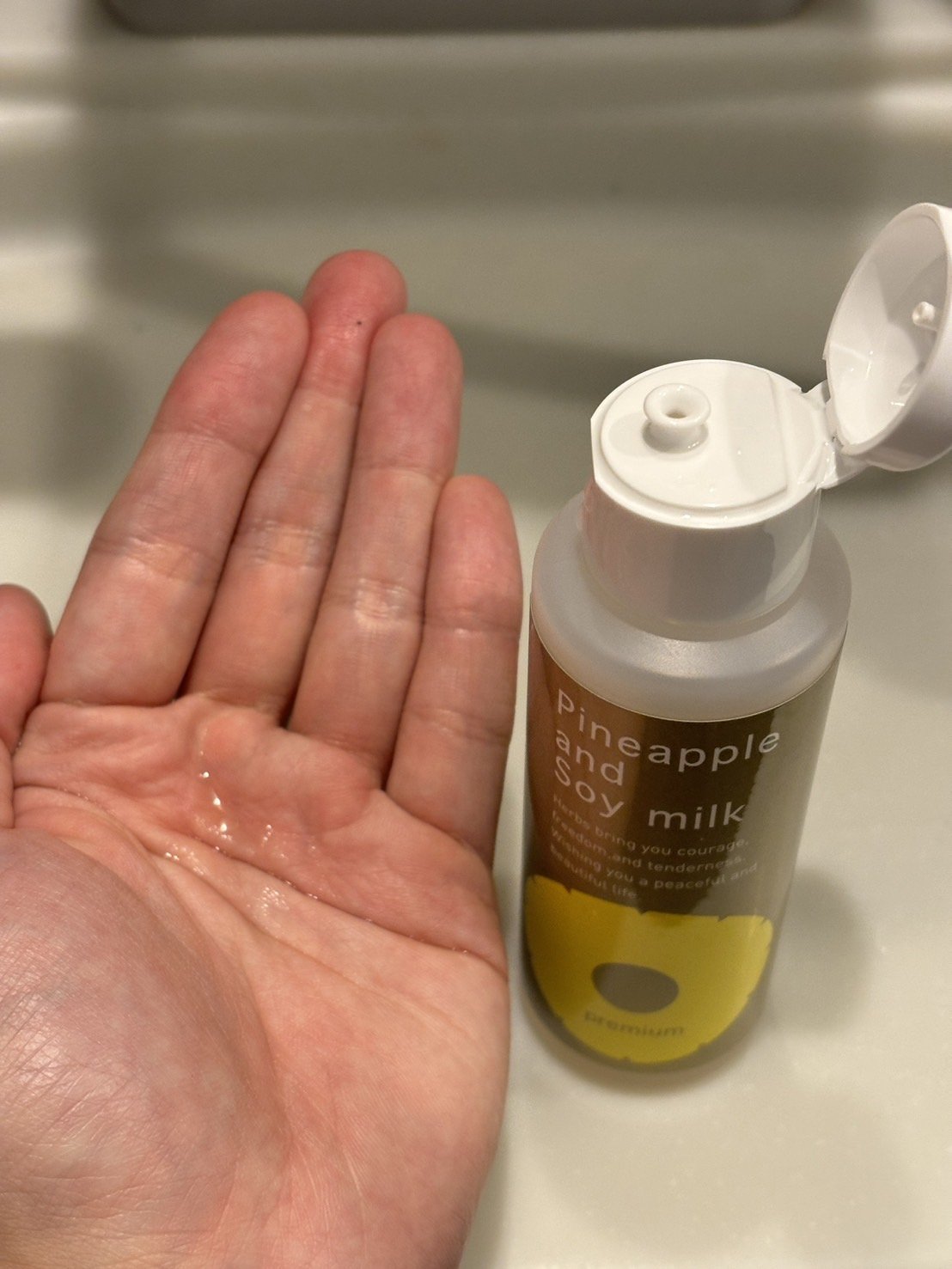パイナップル豆乳ローションプレミアム/鈴木ハーブ研究所/ボディローションを使ったクチコミ（3枚目）