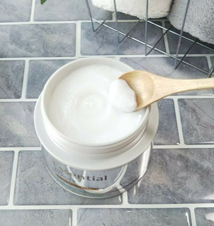 Essential THE BEAUTY 髪のキメ美容バリアヘアマスク/エッセンシャル/ヘアマスク・ヘアパックを使ったクチコミ(2枚目)