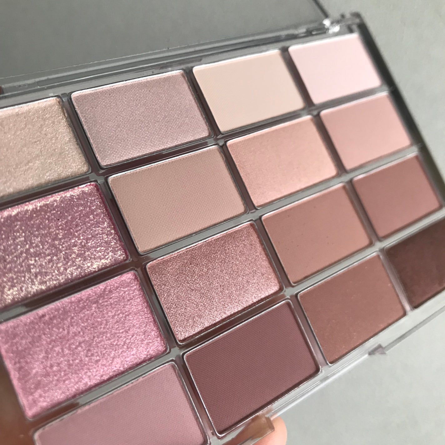 ソフトブラーリングアイパレット/wakemake/アイシャドウパレットを使ったクチコミ(1枚目)