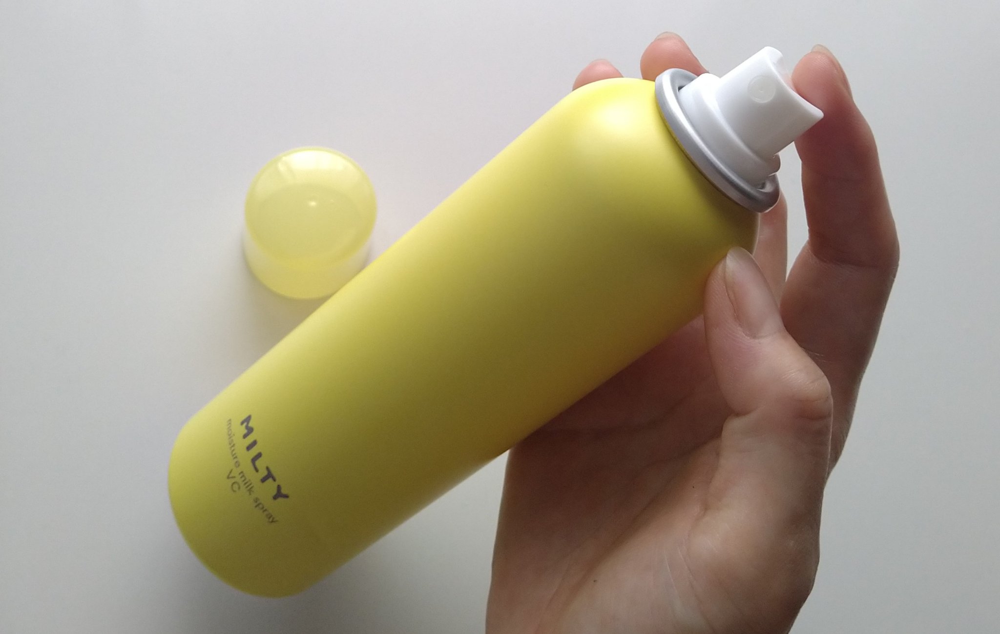 ナリスアップ ミルティー モイスチャーミルクスプレー VCのクチコミ「＼スプレー式のオールインワン／

6種のビタミンC誘導体※が配合された
【ミルティー　モイスチ.....」（2枚目）