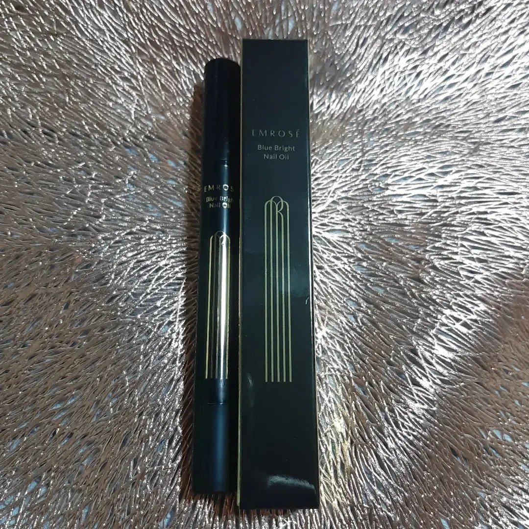 ブルーブライトネイルオイル/EMROSÉ/ネイルオイル・トリートメントを使ったクチコミ（1枚目）