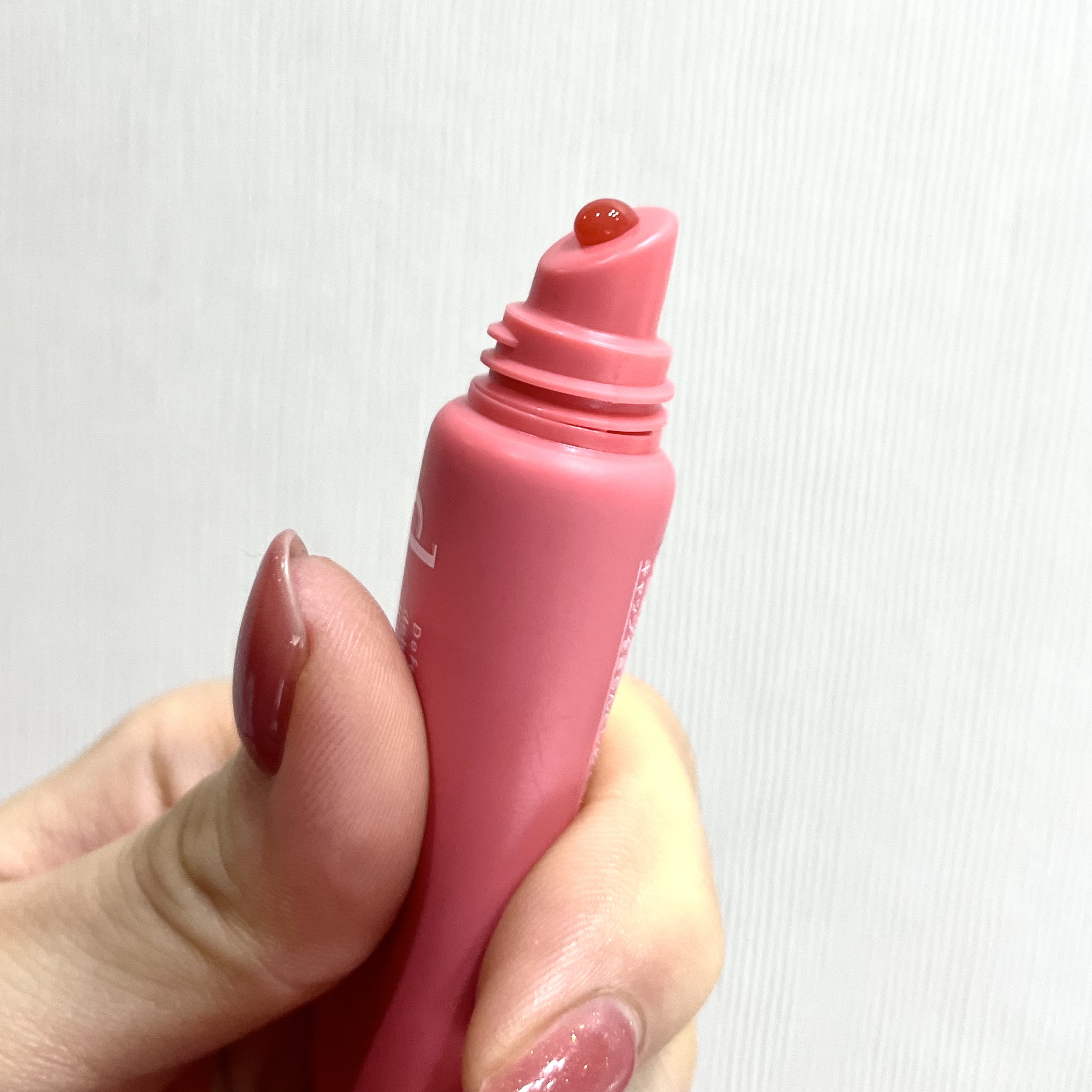 リップモイストエッセンスカラー クリアレッド/d プログラム/リップ美容液を使ったクチコミ（3枚目）