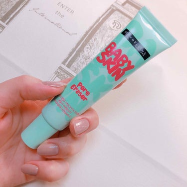 MAYBELLINE NEW YORK ポアプライマーのクチコミ「夏の暑さで開ききった毛穴を埋めたい！
そう思って購入した
メイベリンのプライマー✨
人気美容系.....」（2枚目）