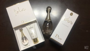 🌸Dior
      ジャドール オードゥ パルファン
      ジャドール ディスカバリー キット


早めの誕生日プレゼントで姉にDiorの香水を買ってもらいました🥰

本当はブルーミング ブー