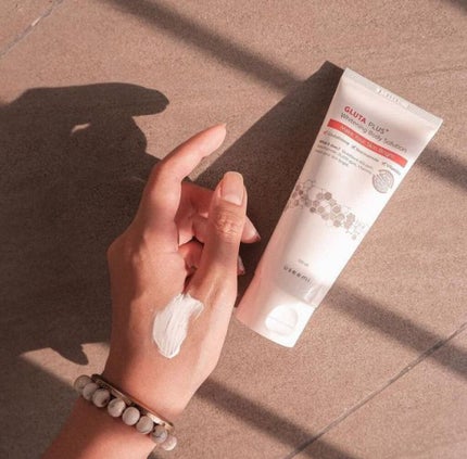 グルタプラスホワイトニングボディソリューション/Useemi/ボディローションを使ったクチコミ(2枚目)